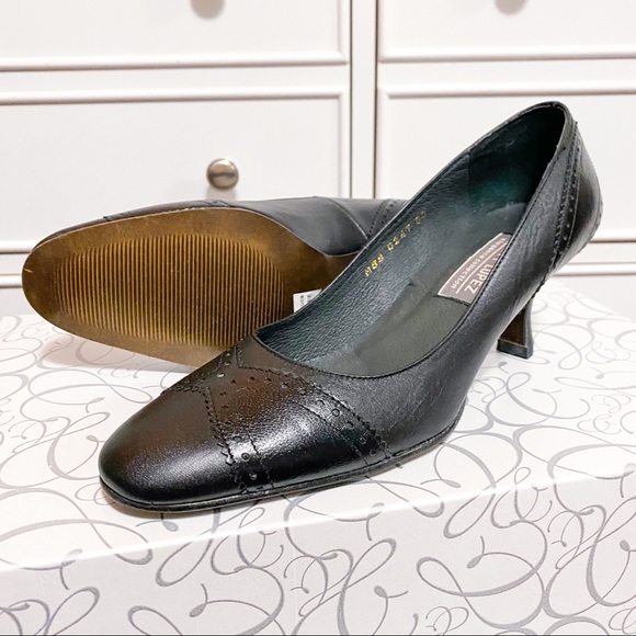 Rusty Lopez Black semi pointed shoes in size 8 - Picture 2 of 9